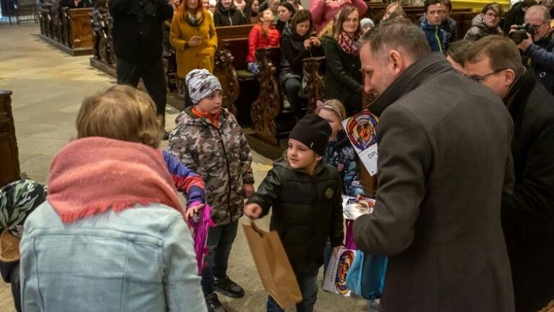 image:Image 10/source/orig/9421_6047_0_jstr8896.jpeg