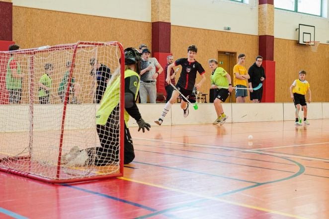 image:Image 10/source/orig/9851_6560_0_florbal_fussov208.jpg