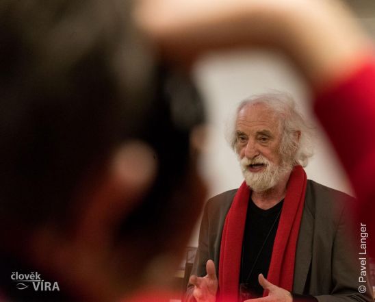 image:Image 12/source/orig/11061_7803_0_220216-vystava-charita-oc-08.jpg