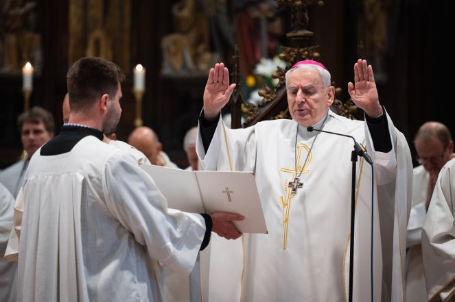 image:Image 12/source/orig/11296_z624415.jpg