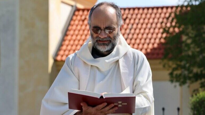 image:Image 12/source/orig/11557_8369_0_img-0106.jpeg