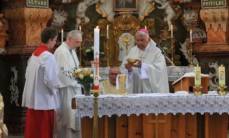 image:Image 12/source/orig/11982_8900_0_image.jpg