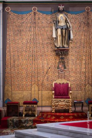 image:Image 13/source/orig/12593_9714_0_prazdne-sedes.jpg