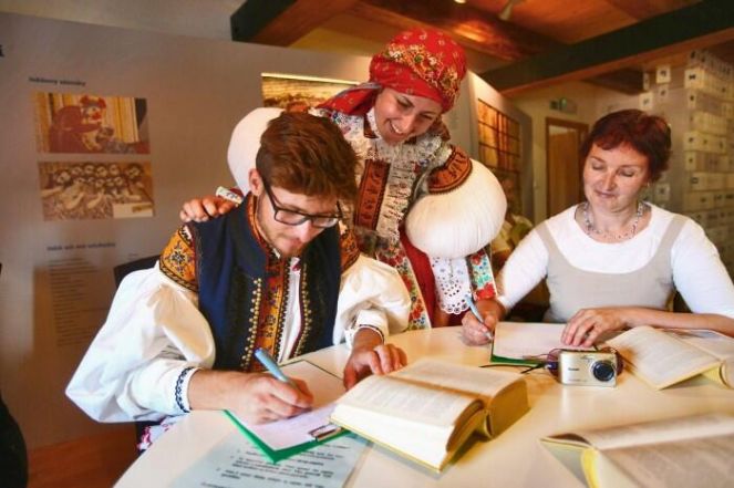 image:Image 13/source/orig/12625_9749_0_220609-dldv-bible.jpg