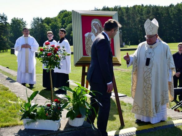 image:Image 13/source/orig/12773_9826_0_lidice0.jpg