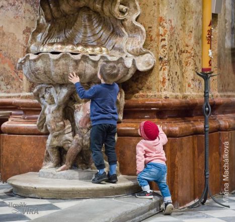 image:Image 14/source/orig/13015_10025_0_220610-noc-kostelu-holesov-02.jpg