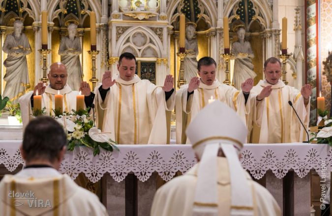 image:Image 14/source/orig/13499_10460_0_220625-knezske-sveceni-14.jpg