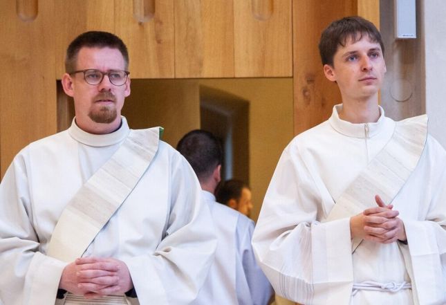 image:Image 14/source/orig/13762_10675_0_sveceni-kasal-vavra_mdcav_w08.jpg