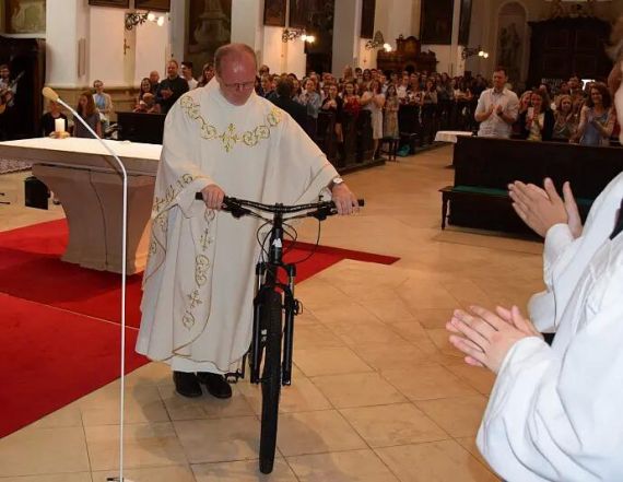 image:Image 14/source/orig/13789_10697_0_image.jpg