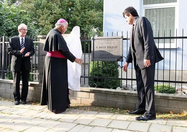 image:Image 15/source/orig/14161_10954_0_image.jpg