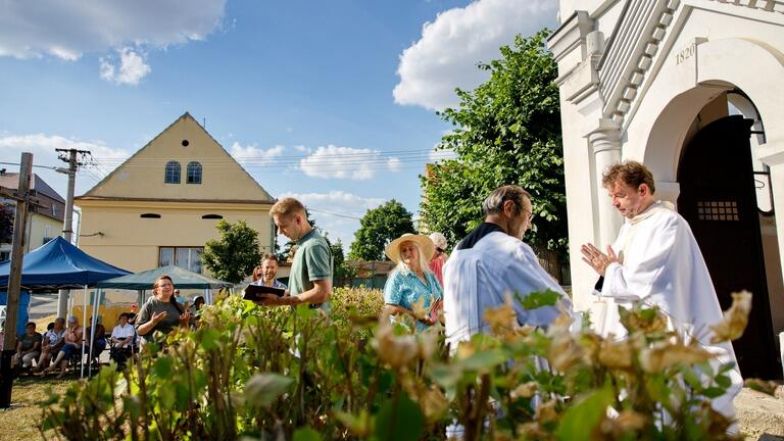 image:Image 15/source/orig/14582_11516_0_3u7a0329.jpeg