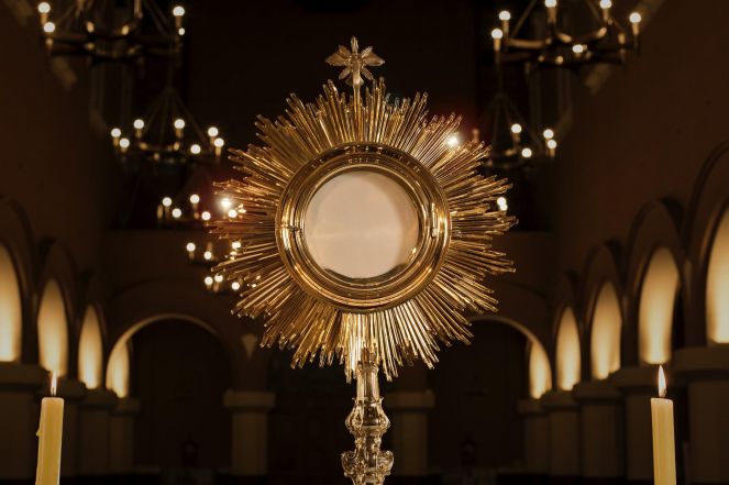 image:Image 15/source/orig/14668_monstrance-gbff2b4198-1920.jpg