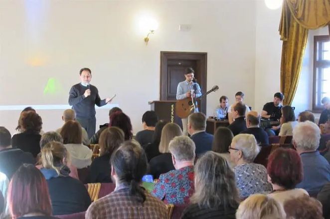 image:Image 15/source/orig/14752_11825_0_image.jpg