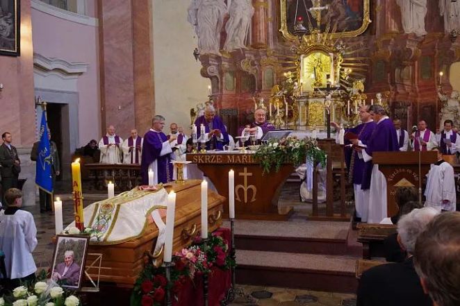 image:Image 16/source/orig/15662_12835_0_image.jpg