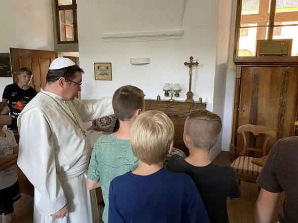 image:Image 16/source/orig/15807_12953_0_image.jpg