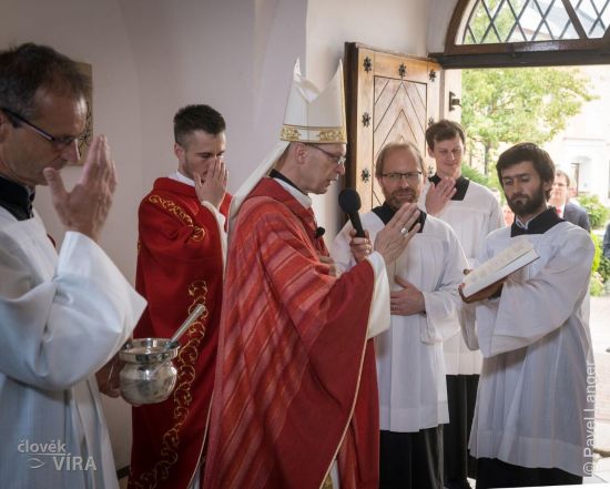 image:Image 16/source/orig/15879_13117_0_220828-velka-bystrice-huvar-11.jpg