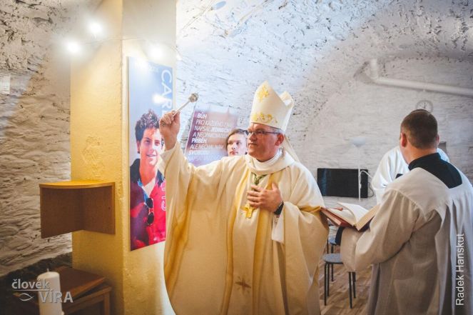 image:Image 16/source/orig/16000_13246_0_220903-ministranti-015.jpg