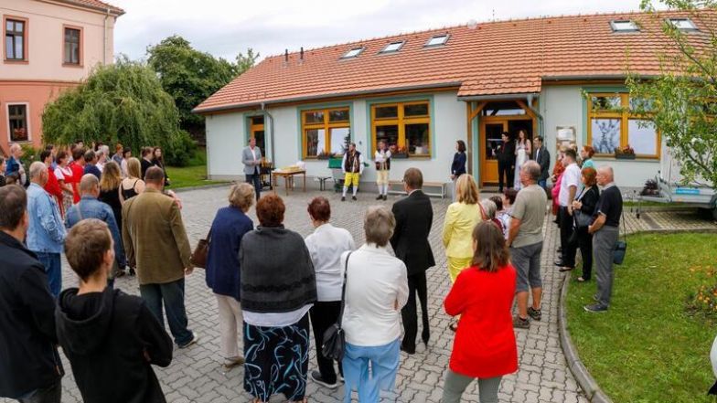 image:Image 17/source/orig/16267_13595_0_175617_cropped.jpeg