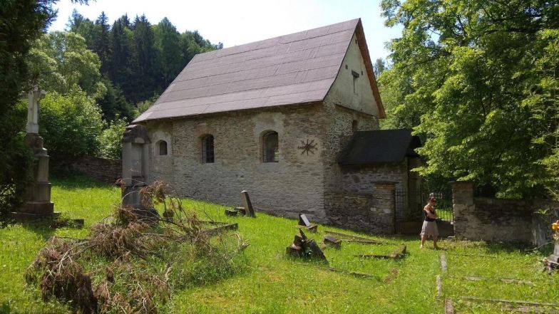 image:Image 17/source/orig/16533_13937_0_potucnik-kaple-3.jpeg