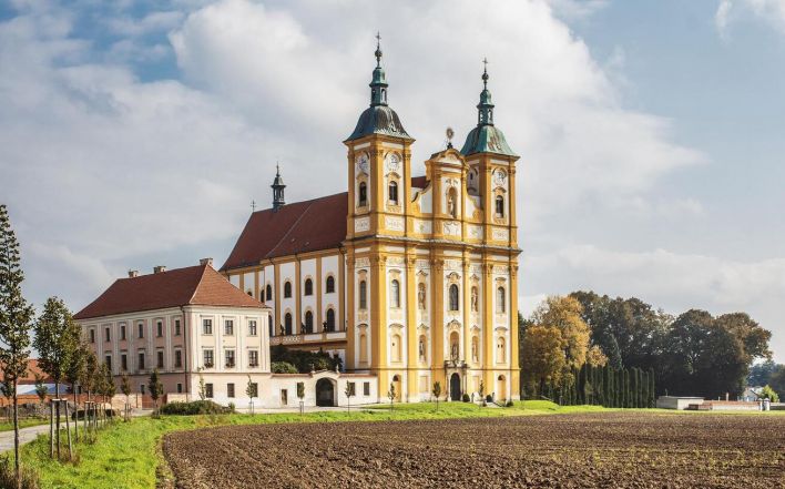 image:Image 17/source/orig/16857_14275_0_dub_nad_moravou.jpg