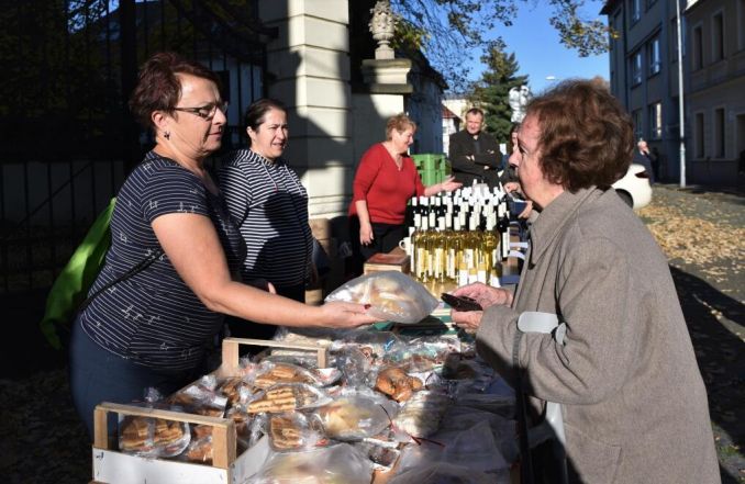 image:Image 18/source/orig/17738_15167_0_misijnijarmarkmistek.jpg