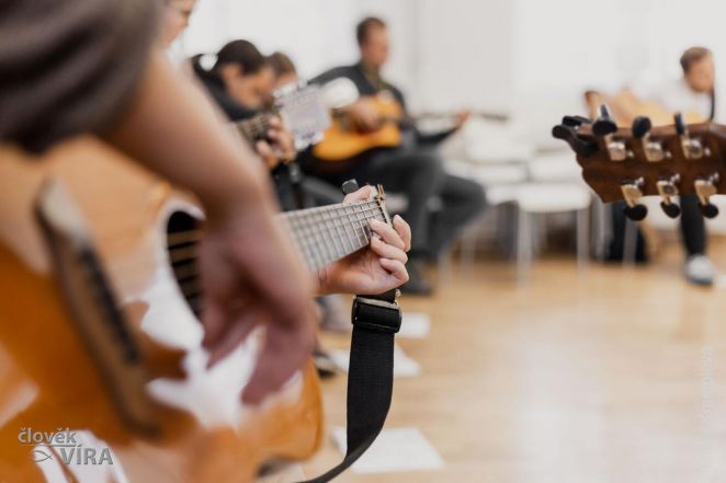 image:Image 18/source/orig/17833_15256_0_221015-bozi-schola-zlin-09.jpg