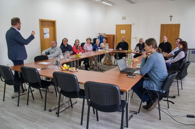 image:Image 18/source/orig/17837_15259_0_setkani-charit22_w02.jpg