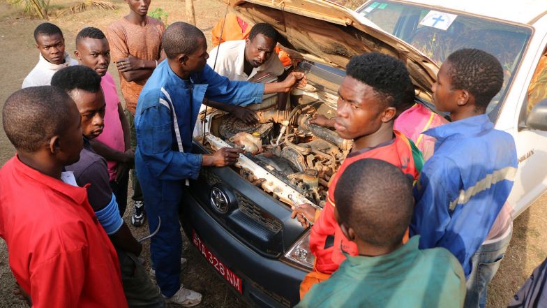 image:Image 18/source/orig/17879_na-vlastnich-nohou-diky-mydlu-a-oprave-aut.jpg