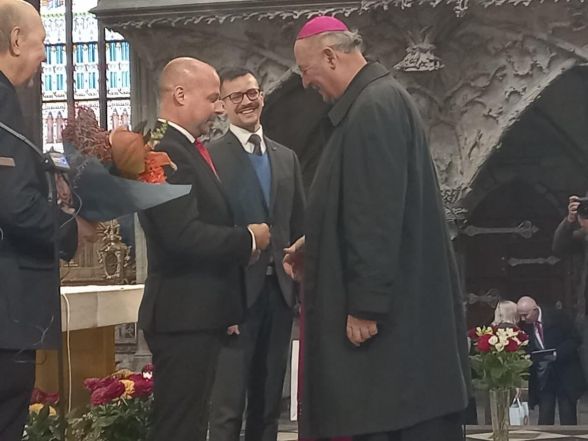 image:Image 19/source/orig/18125_15541_0_aribiskup2.jpg