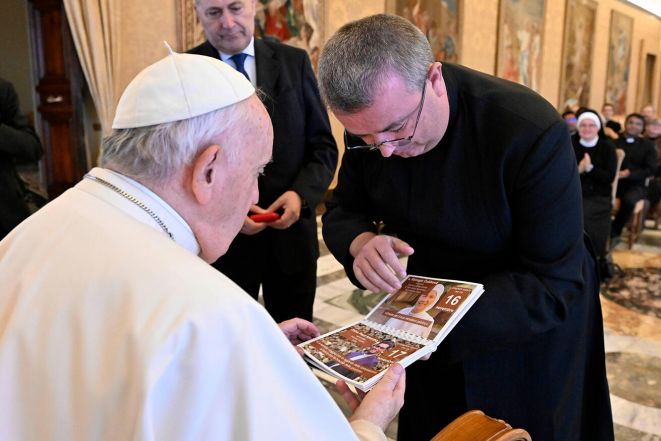 image:Image 20/source/orig/19248_ceska-kolej-na-navsteve-u-papeze.jpg