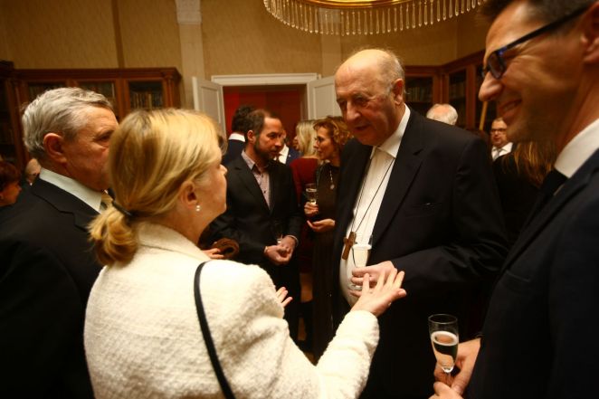 image:Image 21/source/orig/20954_arcib-palac.jpg