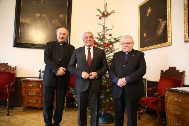 image:Image 23/source/orig/22153_19682_0_armenvelv-agdkd-6123.jpg