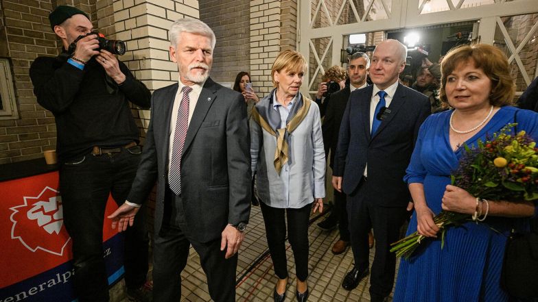 image:Image 23/source/orig/22405_souboj-o-prezidenta-vrcholi.jpg