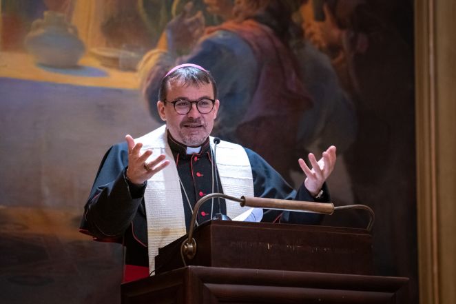 image:Image 23/source/orig/22706_angut-3420.jpg