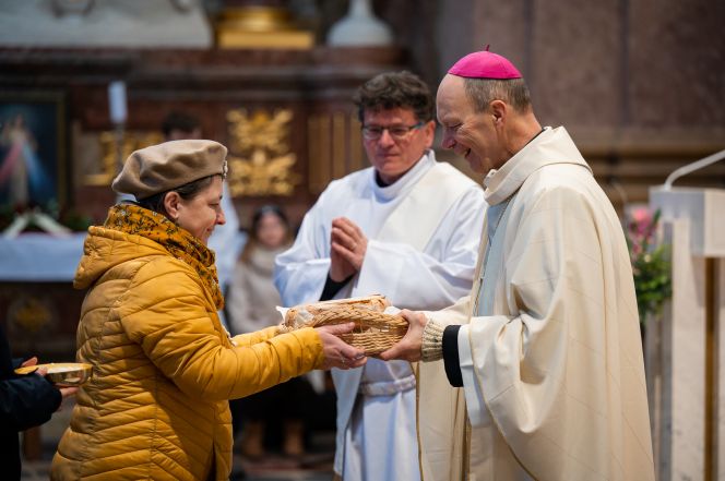 image:Image 24/source/orig/23389_z624849.jpg