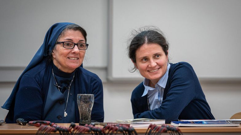 image:Image 24/source/orig/23457_cirkev-by-mela-byt-o-krok-napred.jpg