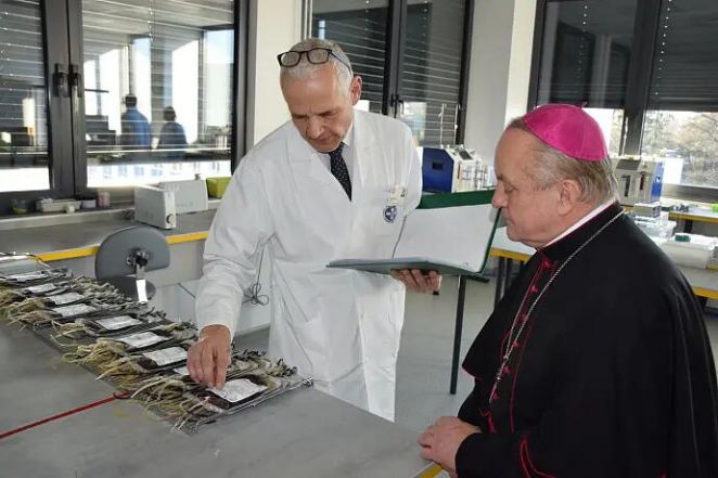 image:Image 24/source/orig/23639_20989_0_image.jpg