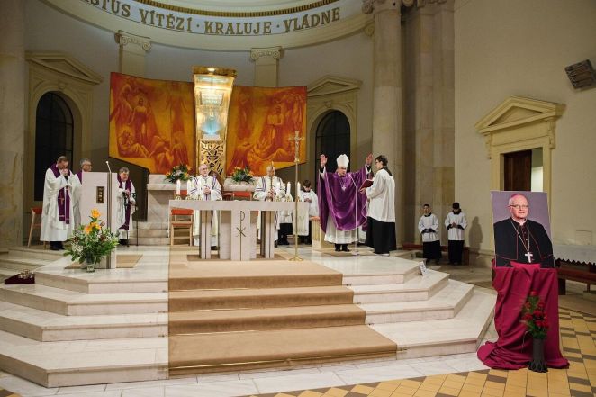 image:Image 25/source/orig/24270_21366_0_me_za_biskupa_frantika2020232013.jpg