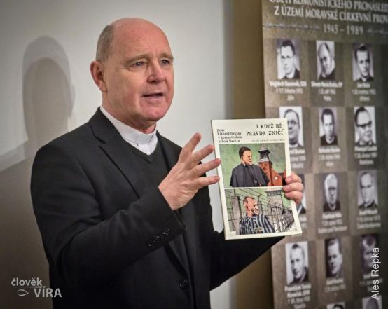 image:Image 25/source/orig/24962_21860_0_230307-knezi-obeti-komunismu-2.jpg