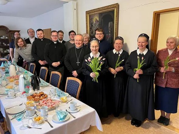 image:Image 25/source/orig/24987_21889_0_image.jpg