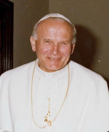 image:Image 26/source/orig/25287_pope-john-paul-ii-smile.jpg