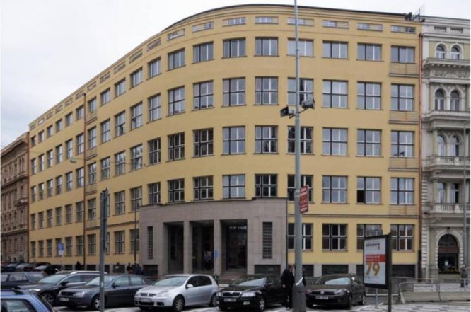 image:Image 27/source/orig/26206_22486_0_arcibiskupske-gymnazium.jpg