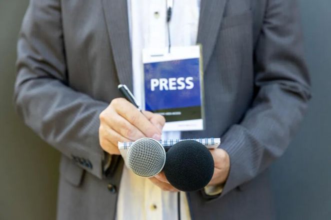 28/source/orig/27370_22834_0_journalist.jpg image:Image 28/source/orig/27370_22834_0_journalist.jpg