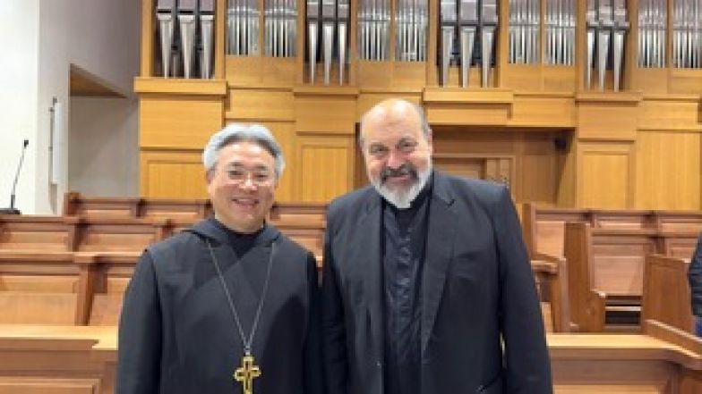 image:Image 30/source/orig/29675_waegwanabbey-abbot-blasio1.jpeg