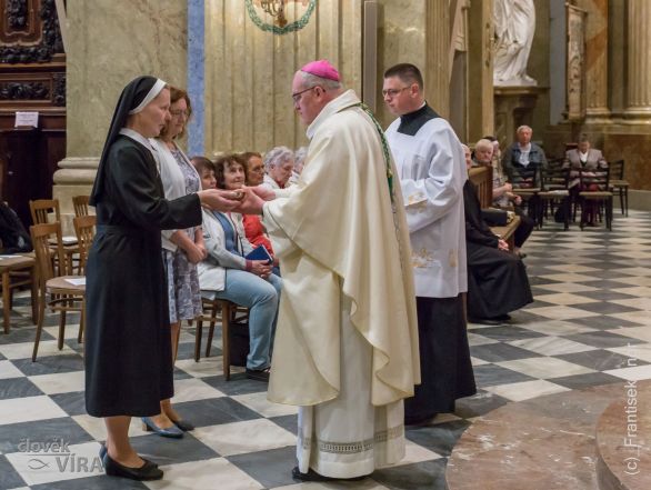 image:Image 32/source/orig/31857_230531-modlitba-synoda-07.jpg