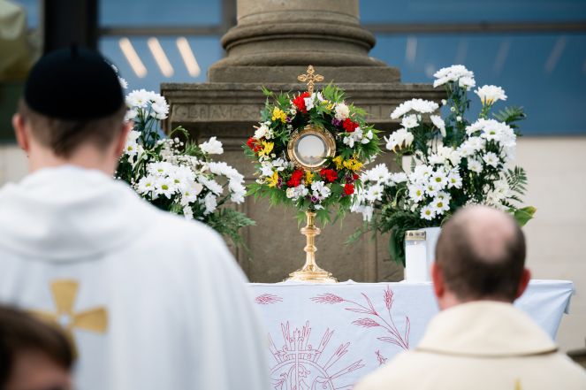 image:Image 34/source/orig/33330_z620880.jpg