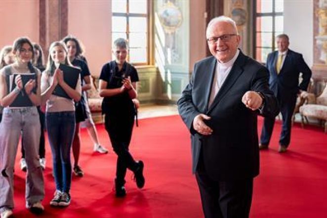 image:Image 35/source/orig/34124_24638_0_01-setkani-s-panem-biskupem-janem-baxantem-litomerice-biskupska-rezidence.jpg