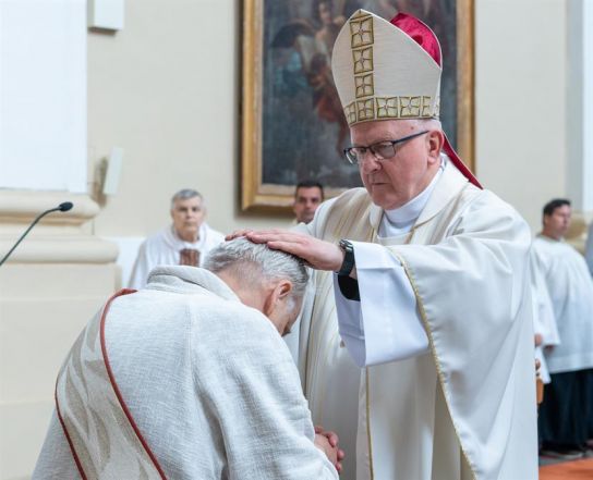 image:Image 35/source/orig/34652_24739_0_sveceni-3.jpg