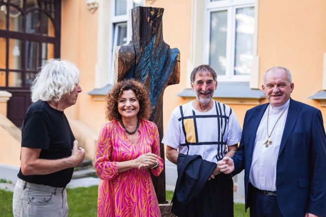 image:Image 41/source/orig/40374_26792_0_230907-vystava-jemelka-oliva-12.jpg