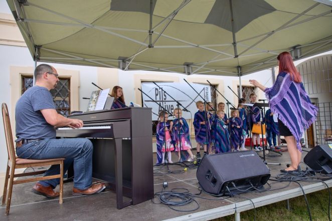 image:Image 42/source/orig/41192_3u7a5154.jpeg